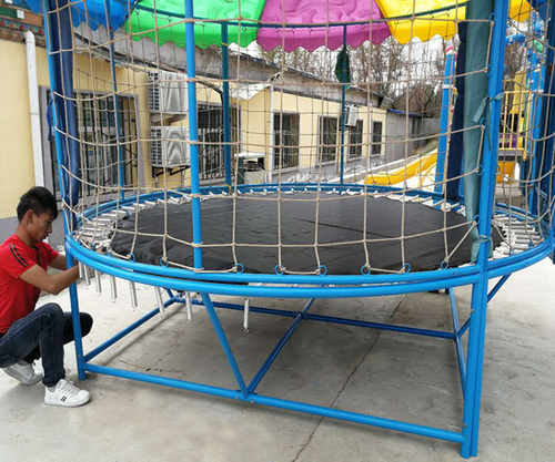 幼儿蹦床